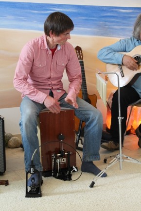 Auch hier begleitet Kurt mit vollem Percussioneinsatz! Toll! Auch hier begleitet Kurt mit vollem Percussioneinsatz! Toll!